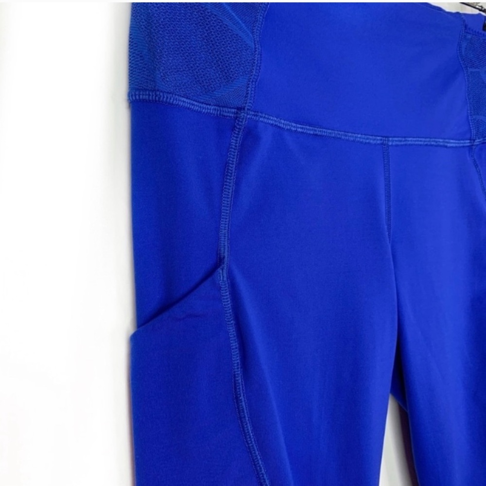 Lululemon Goal Crusher Crop in Harbor Blue Size 6 - Picture 4 of 6